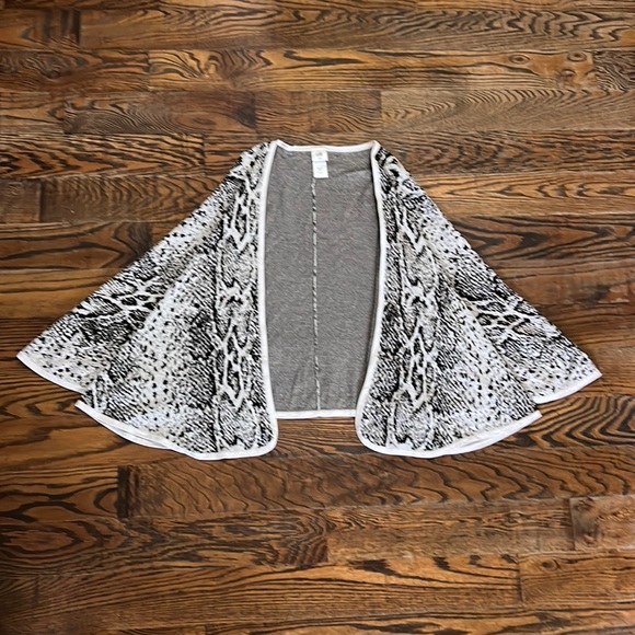 Cabi Women’s Wrap Snakeskin Print Excellent Condition Size O/S Very Cute!